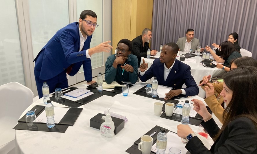 Histoire de la solution de sutures chirurgicales Gima Bambot Healthcare At Dubai Training Workshop 10