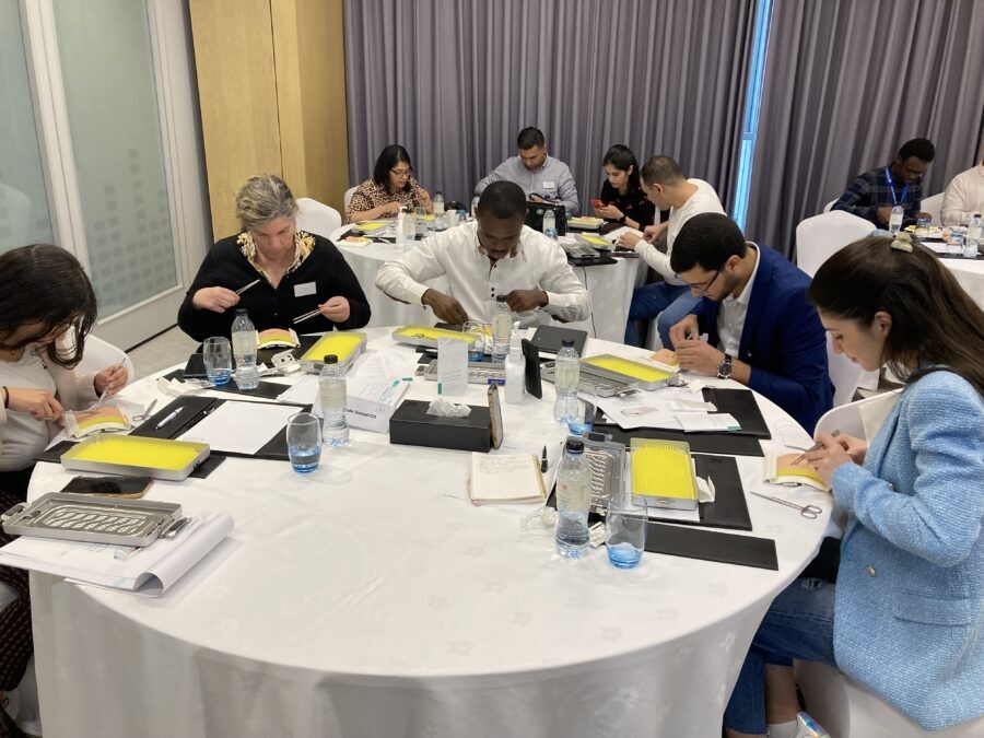 Histoire de la solution de sutures chirurgicales Gima Bambot Healthcare At Dubai Training Workshop7 1 900x675