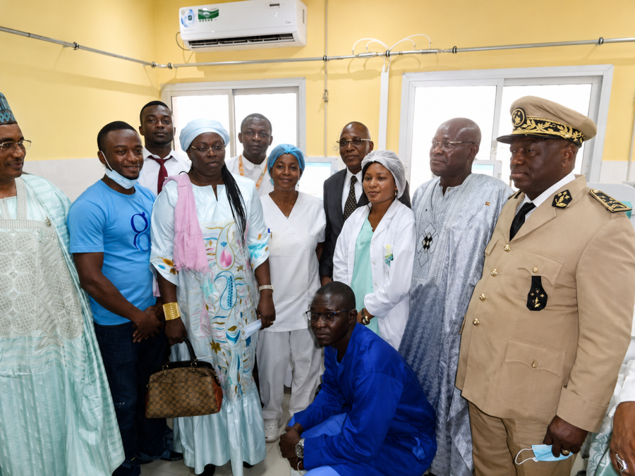 Group photo with Cameroon's Minister of Public Health, regional authorities, hospital staff and the Gima-Bambot team at the new Ngaoundéré hemodialysis centre
